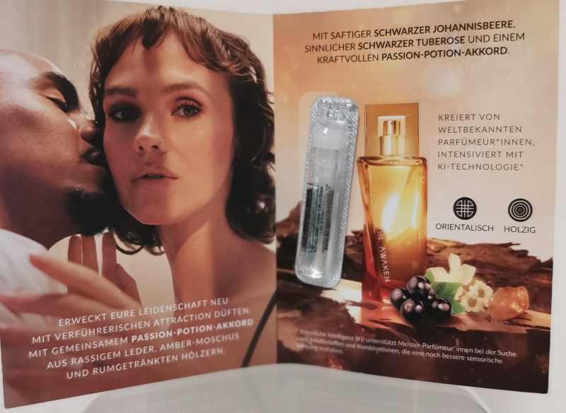 AVON ATTRACTION AWAKEN für Sie EdP / Karte mit Duftprobe